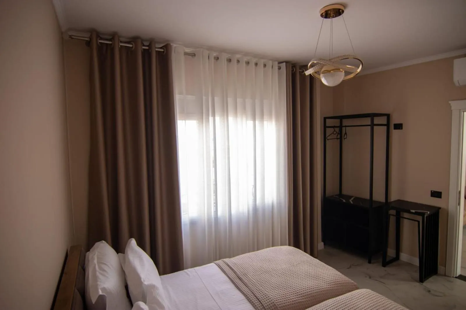 Santa Maria, Vila Cerloj Durrës